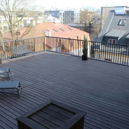 Stylish With Gym Access Apartman